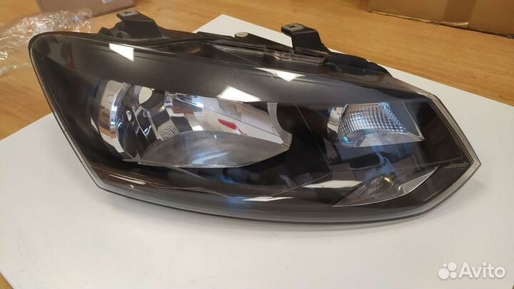 Фара правая Volkswagen polo