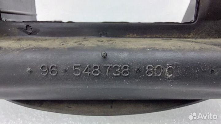 Уплотнитель Peugeot Partner B9