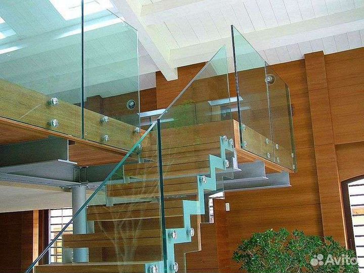 Стеклянная перегородка
