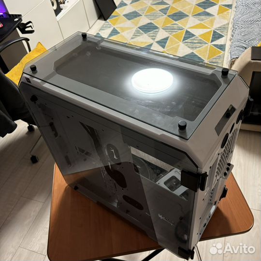 Thermaltake View 71 TG Snow