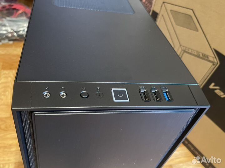 Новый Компьютерый корпус Thermaltake Versa H17