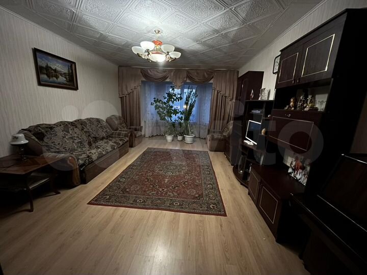 3-к. квартира, 90 м², 3/9 эт.
