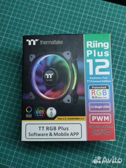 Riing Plus 12 LED RGB Radiator Fan TT Premium Edit