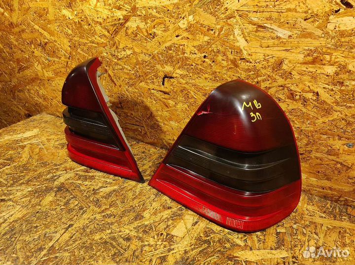 Фонарь задний Mercedes W202