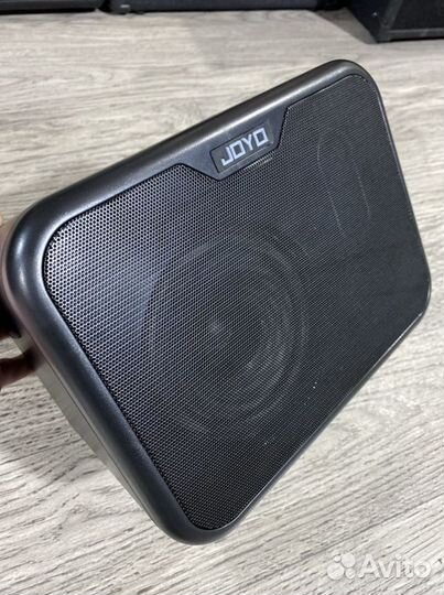 Портативный комбоусилитель для электрогитары