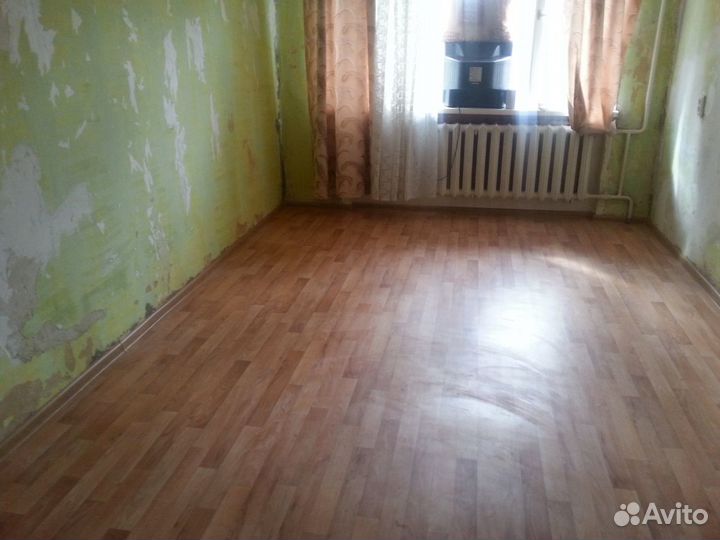 Укладка линолеума,ламината,плинтуса,склейка,фанер