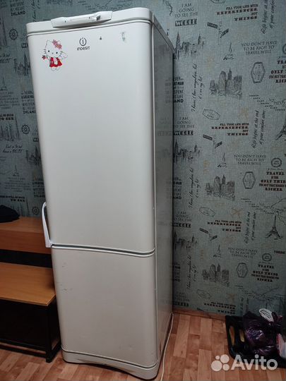 Холодильник бу indesit