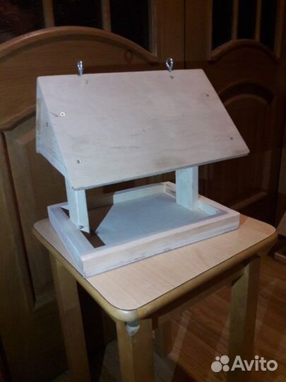 Кормушка для птиц, скворечник