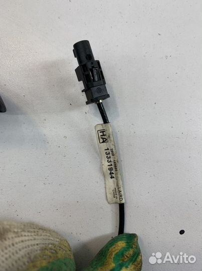 Антенна Opel Astra J 13331944