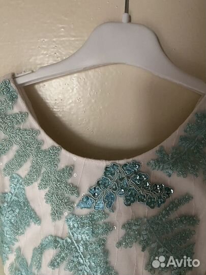 Платье нарядное для девочки 3-4 года