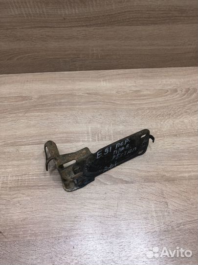 Кронштейн радиатора правый нижний BMW 3 E90