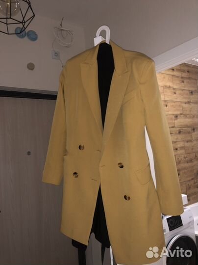 Платье -пиджак горчичное бренда alexis dress