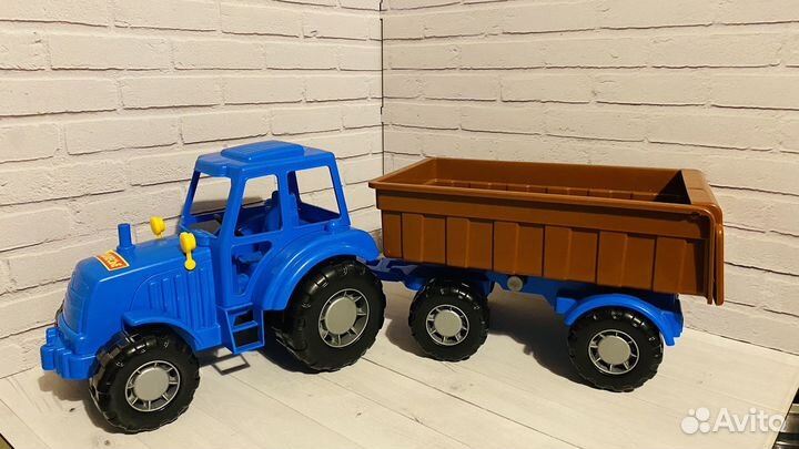 Трактор с прицепом игрушка
