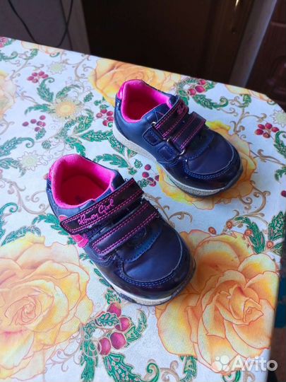 Кроссовки для девочки