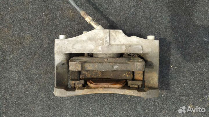 Передний левый суппорт Вольво xc90 2.9t