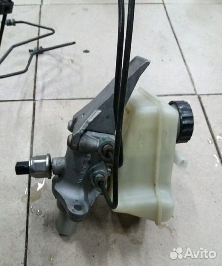 Главный тормозной цилиндр Mercedes W164