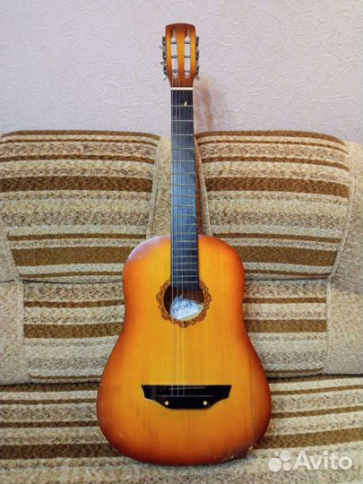 Акустическая гитара бу