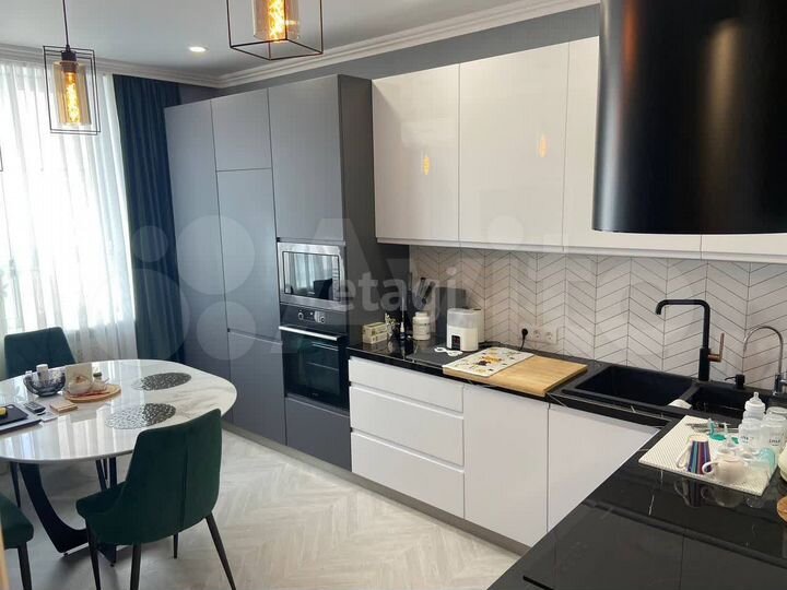 1-к. квартира, 52 м², 8/18 эт.