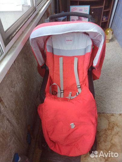 Прогулочная коляска