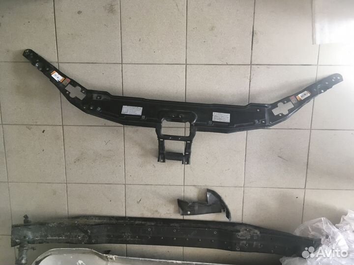 Планка телевизора Mercedes W220