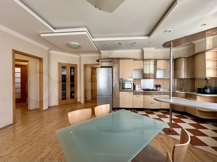 2-к. квартира, 85 м², 2/6 эт.