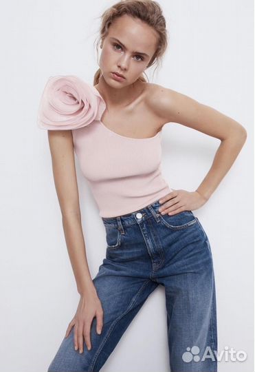 Топ Zara с цветком