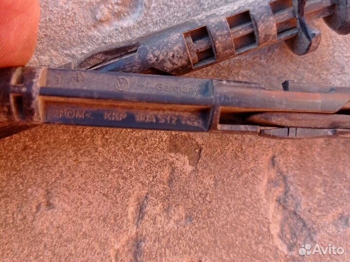 Фиксатор ORG 80A512182 VAG