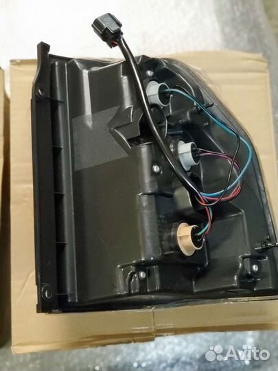 Задний фонарь Mitsubishi Pajero 4