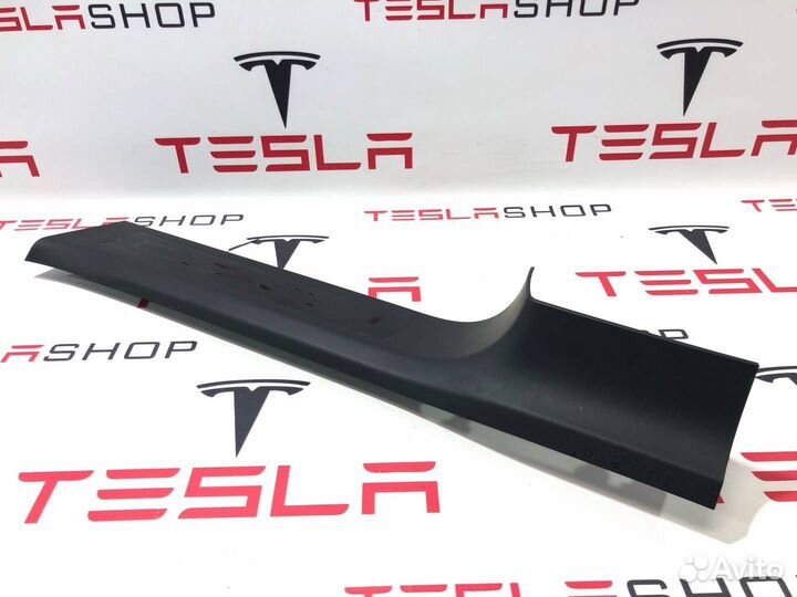 Накладка дверного порога Tesla Model X рест. 2022