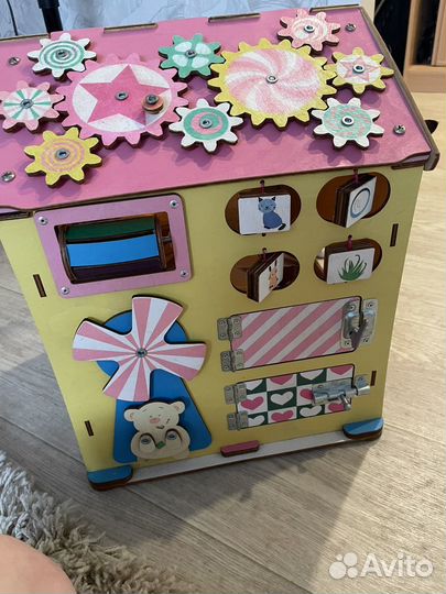 Бизиборд домик