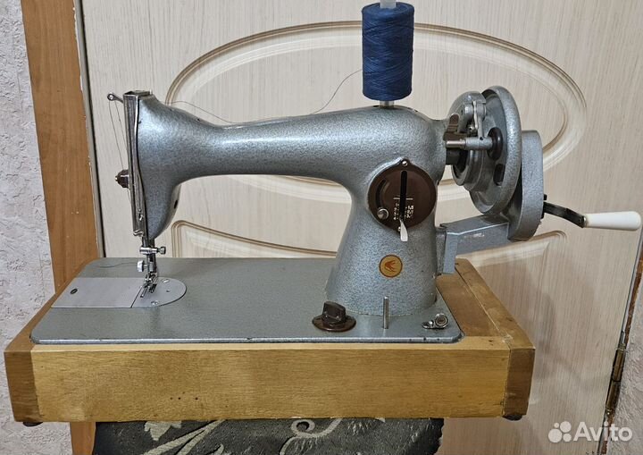 Швейная машина подольск ручная