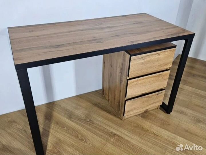 Компьютерный стол с тумбой