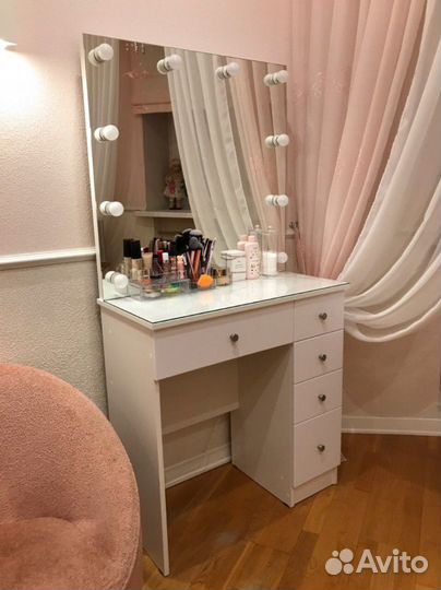 Гримёрный стол