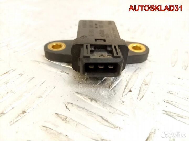 Датчик ускорения Volkswagen Passat B5 4D0907651