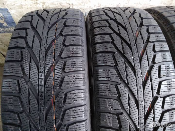 Nokian Tyres Hakkapeliitta R2 SUV 215/60 R17 100R