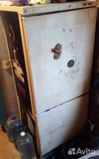 Холодильник двух камерный бу