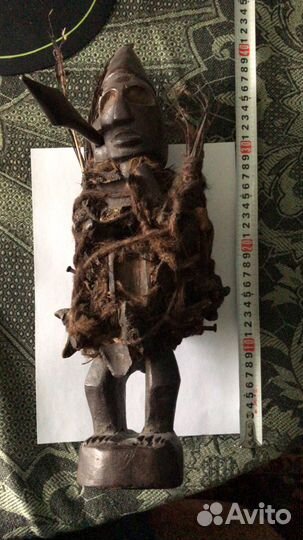 Африканская статуэтка