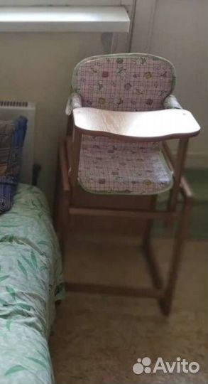 Детский стол и стул для кормления