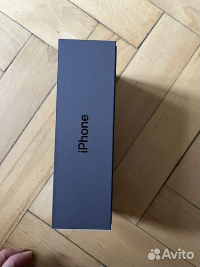 Коробка от iPhone 8