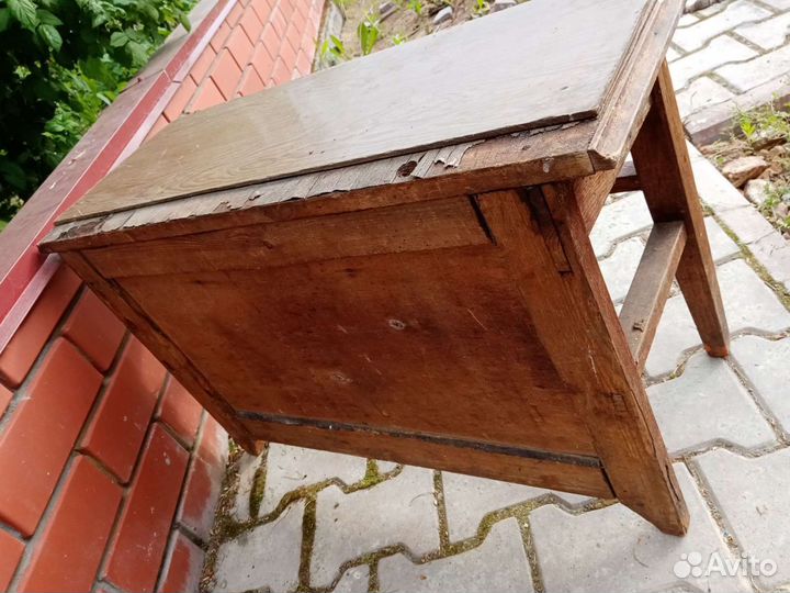 Старинная тумба под зеркало. Лот 1