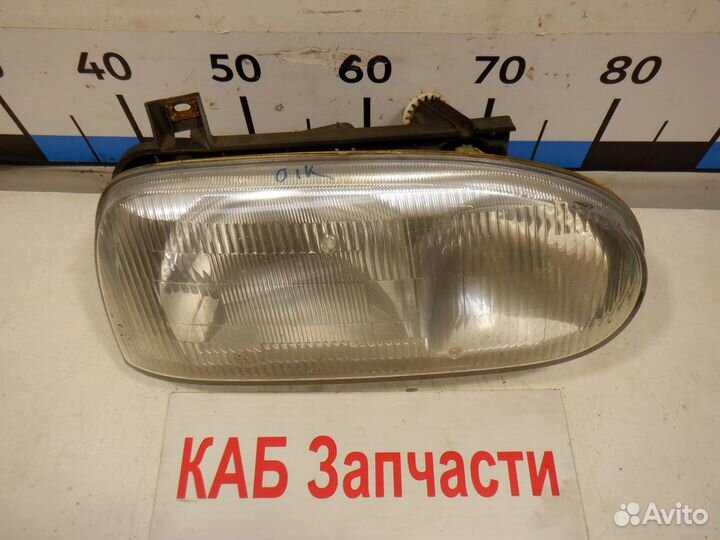 Фара правая VW Golf 3