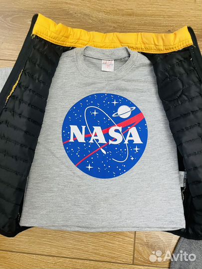 Костюм детский тройка новый 104 р