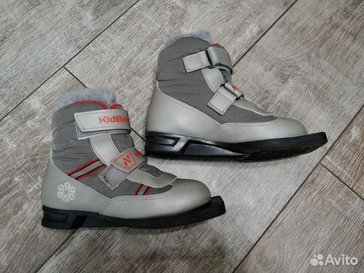 Ботинки лыжные р. 30-31 (19-20.5см)