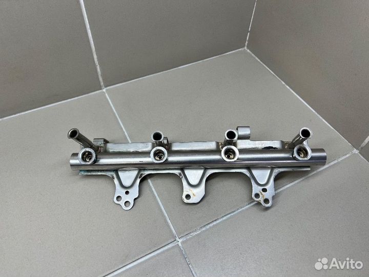 Рампа топливная VAG 06J133317M