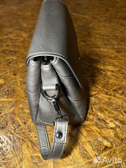 Сумка кросс-боди серого цвета