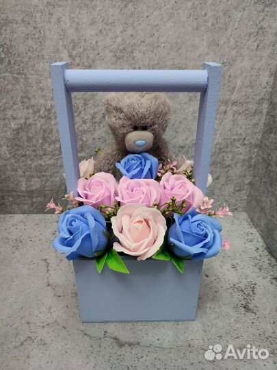 Подарочные корзины из мыльных и живых цветов