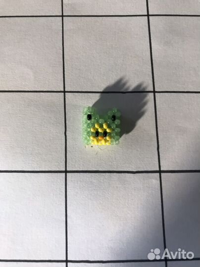 Уточка в шапочке лягушки из бисера