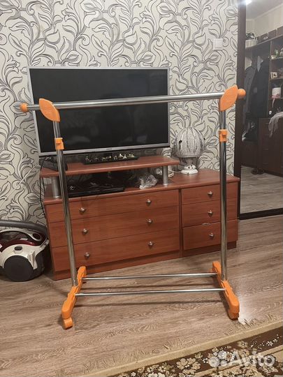 Стойка для одежды