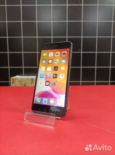 iPhone 8 Plus, 64 ГБ