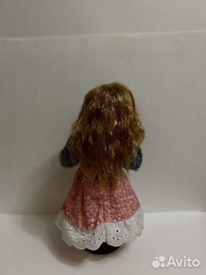Кукла фарфоровая коллекционная